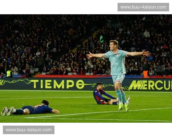 权力更迭的丧钟：回望2013巴萨对阵拜仁，那场撕碎传控神话的“屠杀”