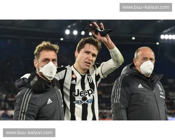 戈多伊的阴影：自由的十字路口，一段纠缠不清的往事